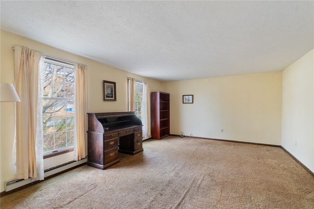 72 Thistlewood Lane, Ogden, NY 14559