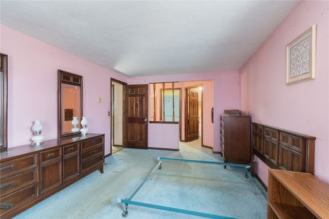 72 Thistlewood Lane, Ogden, NY 14559