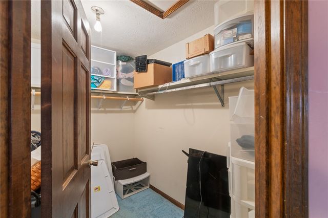 72 Thistlewood Lane, Ogden, NY 14559