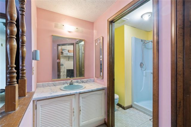 72 Thistlewood Lane, Ogden, NY 14559