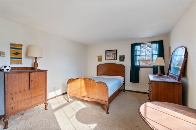 72 Thistlewood Lane, Ogden, NY 14559