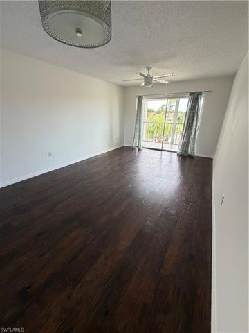190 Turtle Lake CT 307, Naples, FL 34105