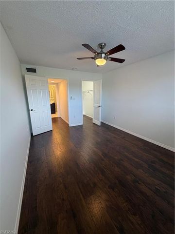 190 Turtle Lake CT 307, Naples, FL 34105