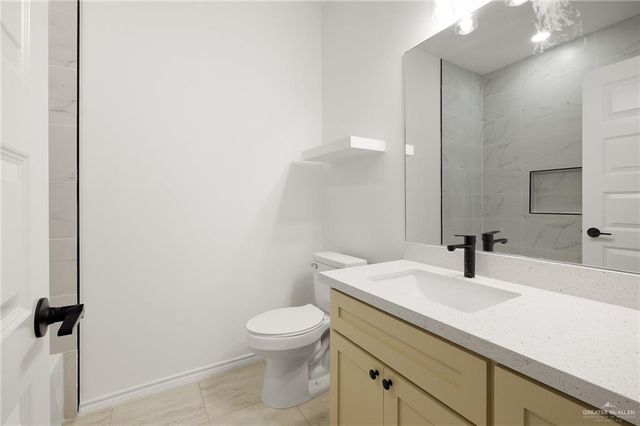 428 N Leon Avenue, Elsa, TX 78543