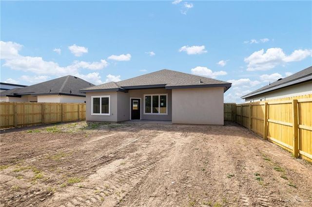 428 N Leon Avenue, Elsa, TX 78543
