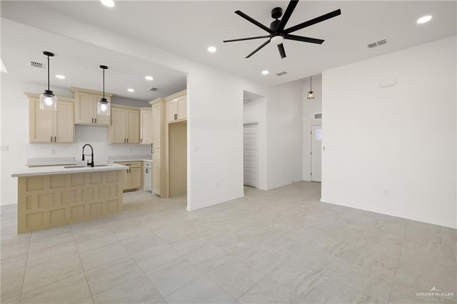 428 N Leon Avenue, Elsa, TX 78543