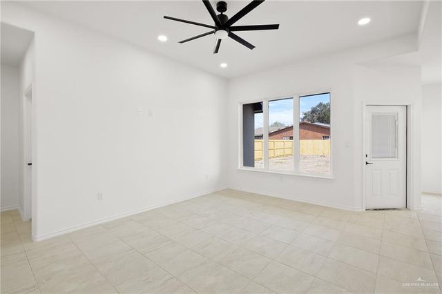 428 N Leon Avenue, Elsa, TX 78543