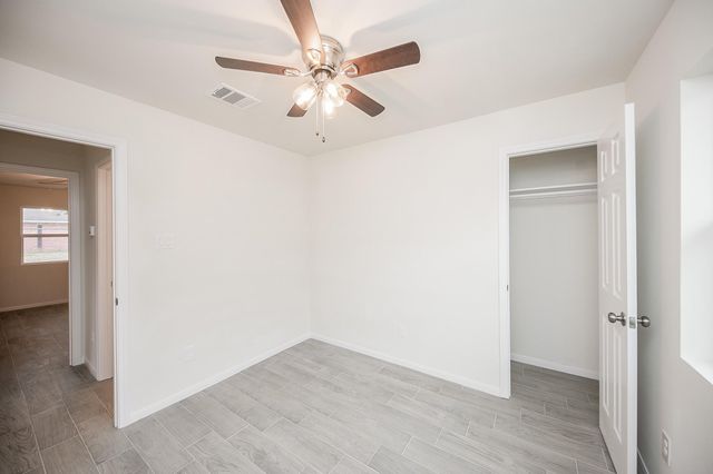 5042 Mallow Street B, Houston, TX 77033