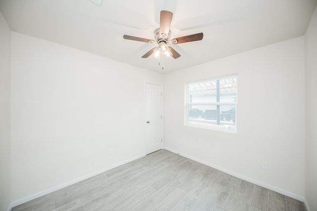 5042 Mallow Street B, Houston, TX 77033