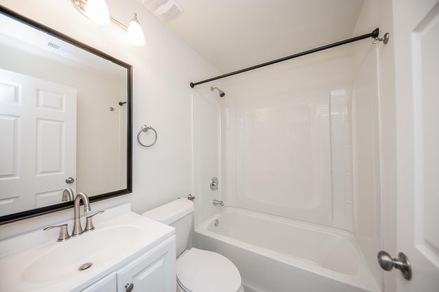 5042 Mallow Street B, Houston, TX 77033