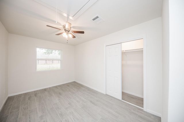 5042 Mallow Street B, Houston, TX 77033