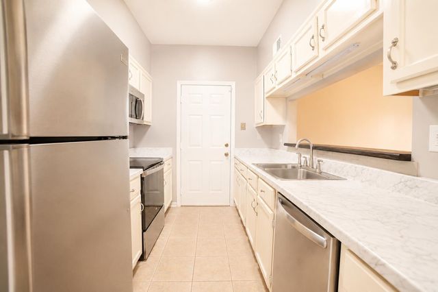 3684 High Point Dr, Memphis, TN 38122