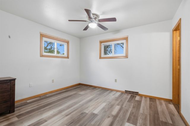 1231 NW 7th St, Minot, ND 58703