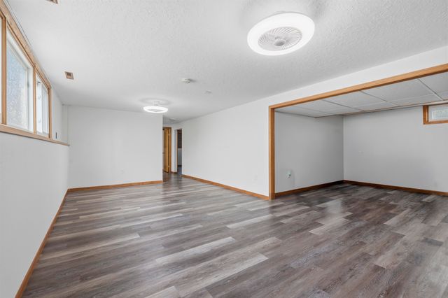 1231 NW 7th St, Minot, ND 58703