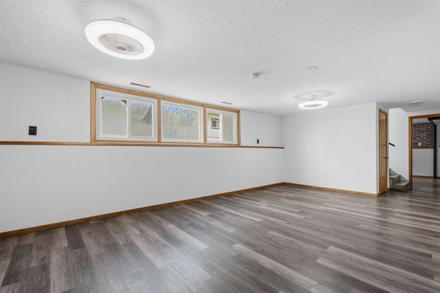 1231 NW 7th St, Minot, ND 58703