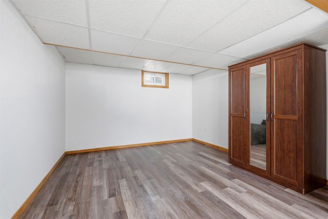 1231 NW 7th St, Minot, ND 58703