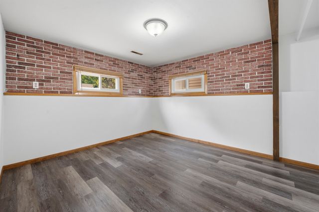 1231 NW 7th St, Minot, ND 58703