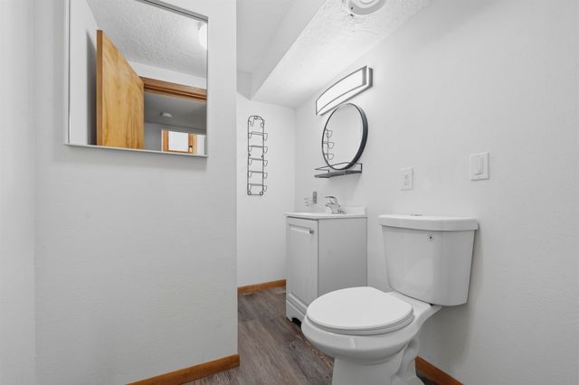 1231 NW 7th St, Minot, ND 58703