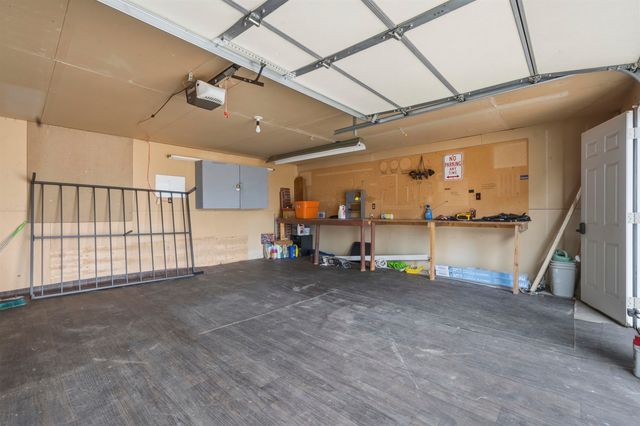 1231 NW 7th St, Minot, ND 58703