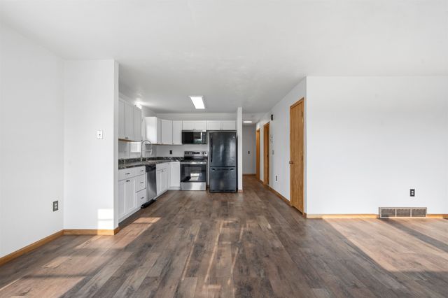 1231 NW 7th St, Minot, ND 58703