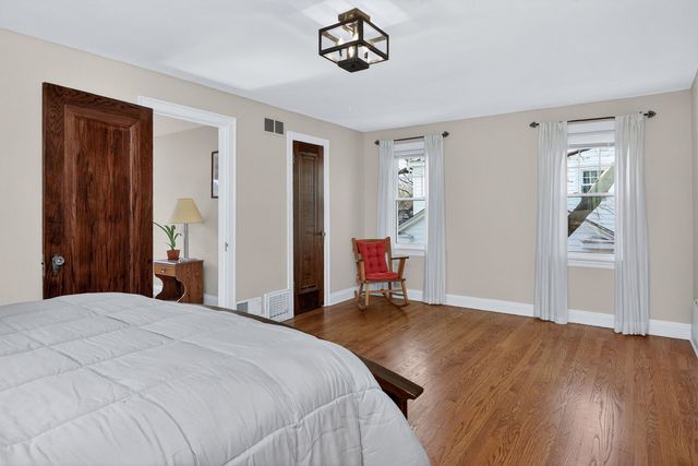 5433 BROOKBANK Road, Downers Grove, IL 60515