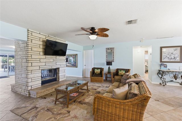 1 MAPLEWOOD AVENUE, Clearwater, FL 33765