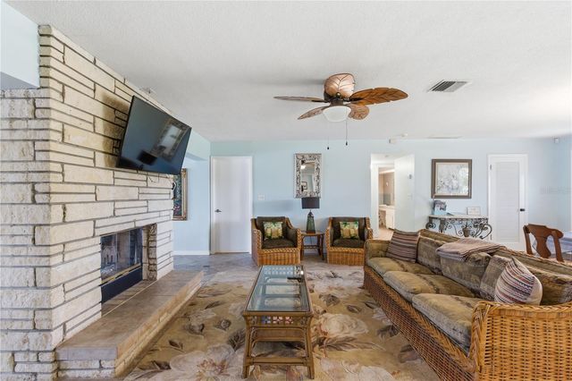 1 MAPLEWOOD AVENUE, Clearwater, FL 33765