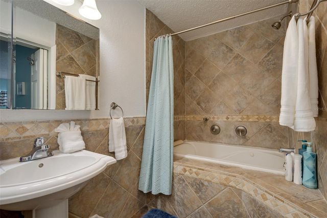 1 MAPLEWOOD AVENUE, Clearwater, FL 33765