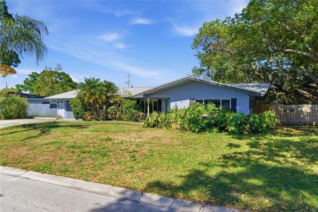 1 MAPLEWOOD AVENUE, Clearwater, FL 33765