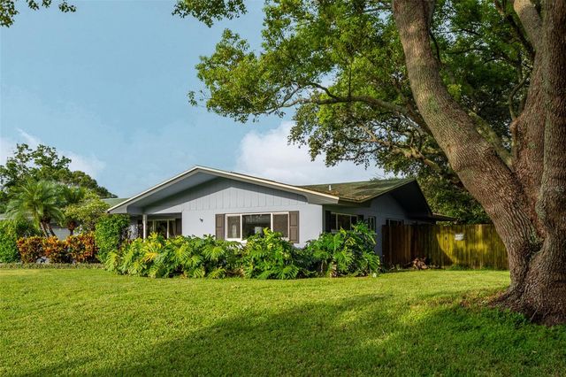 1 MAPLEWOOD AVENUE, Clearwater, FL 33765