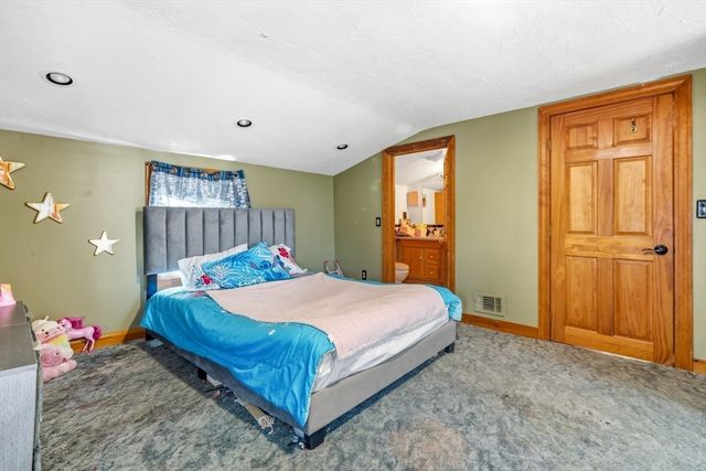 20 George St, Fitchburg, MA 01420