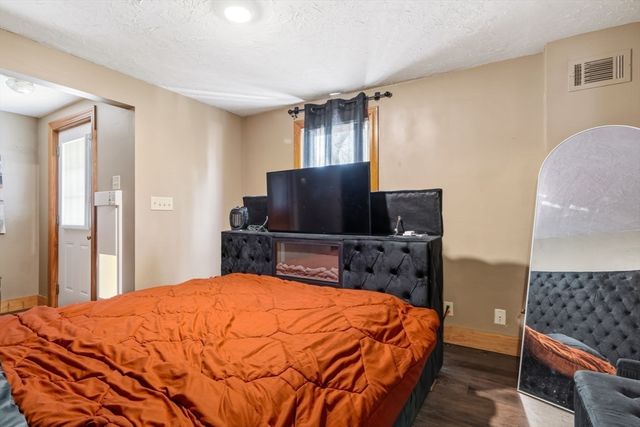 20 George St, Fitchburg, MA 01420