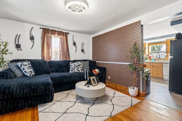 20 George St, Fitchburg, MA 01420