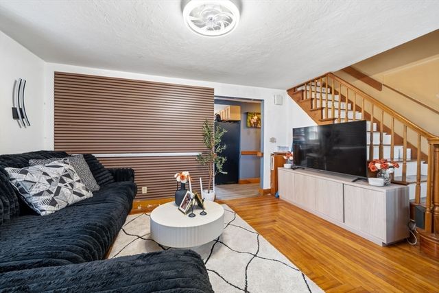 20 George St, Fitchburg, MA 01420