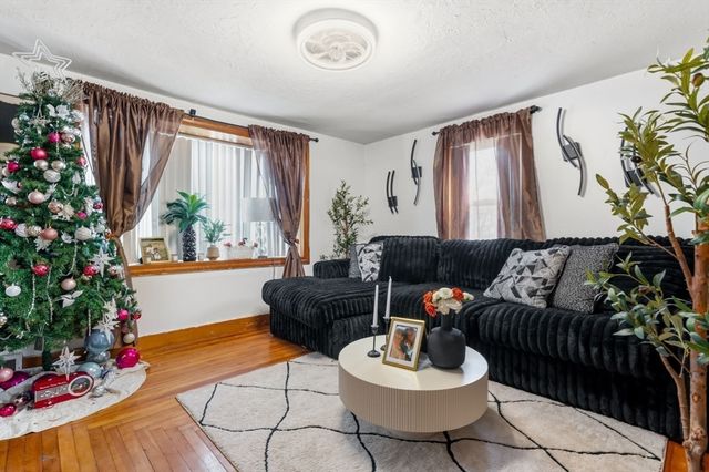 20 George St, Fitchburg, MA 01420