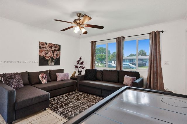 2320 SW 36th Ave, Fort Lauderdale, FL 33312