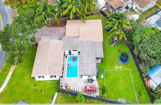2320 SW 36th Ave, Fort Lauderdale, FL 33312