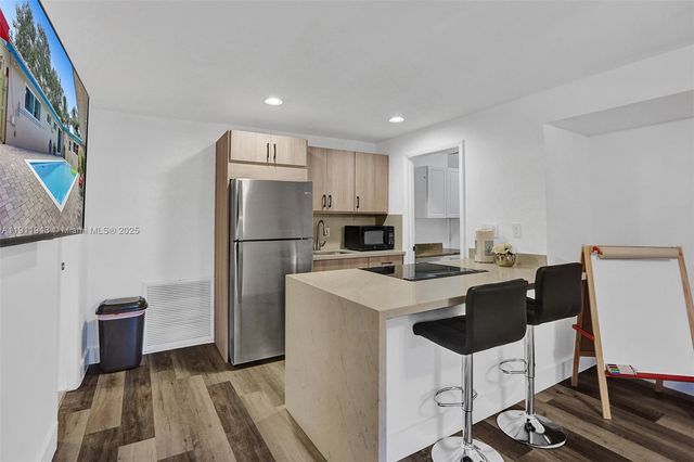 2320 SW 36th Ave, Fort Lauderdale, FL 33312