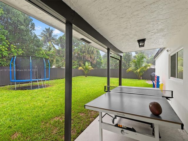 2320 SW 36th Ave, Fort Lauderdale, FL 33312