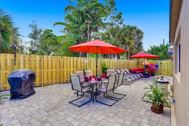 2320 SW 36th Ave, Fort Lauderdale, FL 33312