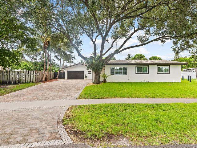 2320 SW 36th Ave, Fort Lauderdale, FL 33312