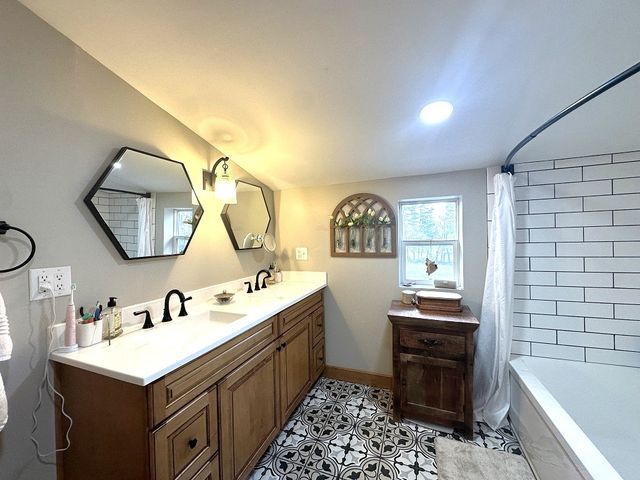 5038 EXETER Road, Erie, PA 16509