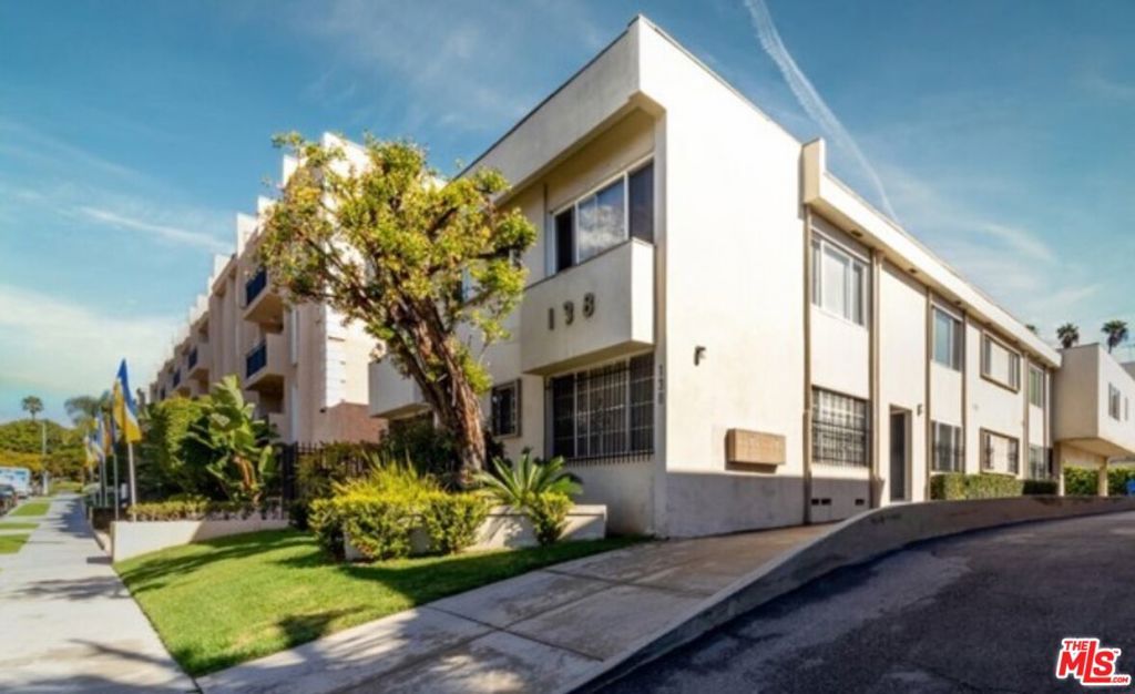 138 S St Andrews Place 4, Los Angeles, CA 90004