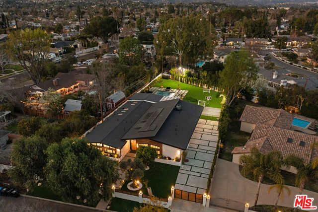 23283 Erwin Street, Woodland Hills (los Angeles), CA 91367