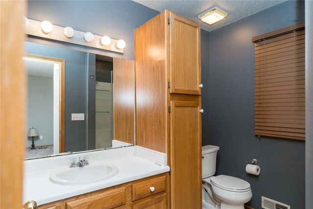 5213 Wakonda Drive, Norwalk, IA 50211