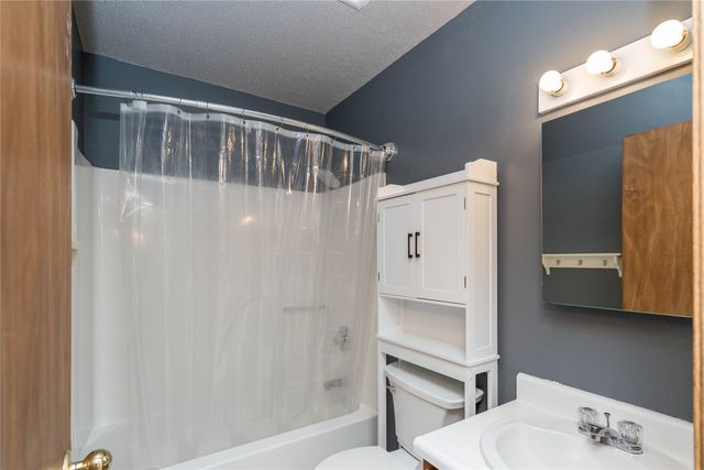5213 Wakonda Drive, Norwalk, IA 50211