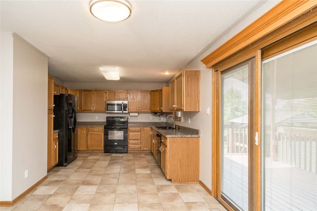 5213 Wakonda Drive, Norwalk, IA 50211