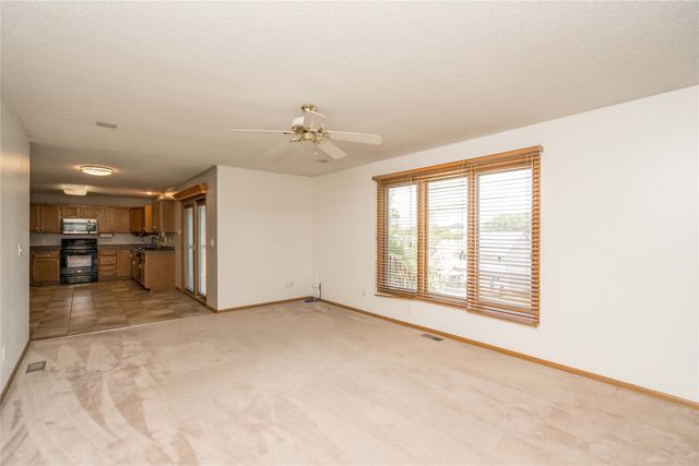 5213 Wakonda Drive, Norwalk, IA 50211