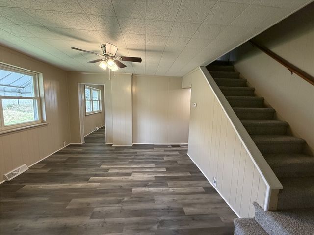 1156 Eisenhower Dr, West Deer, PA 15076