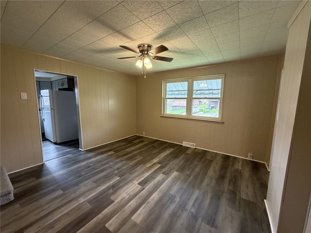 1156 Eisenhower Dr, West Deer, PA 15076